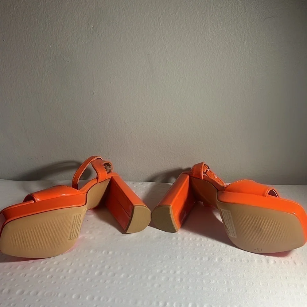 👡Olivia Miller - Orange shoes Size 6.5